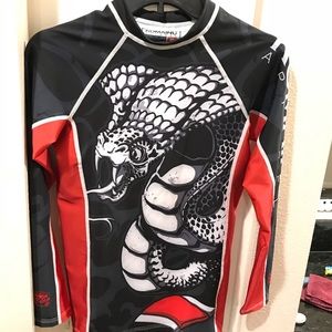 Komainu rashguard